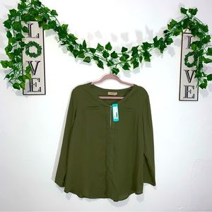 Full Moon
Mariyah Maternity V Neck Zip Blouse
Olive - S